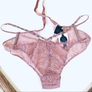 Victoria’s Secret | exclusive collection M sold out